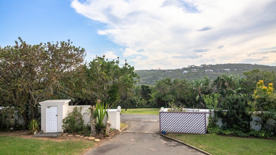 6 Bedroom Property for Sale in Gonubie North Eastern Cape